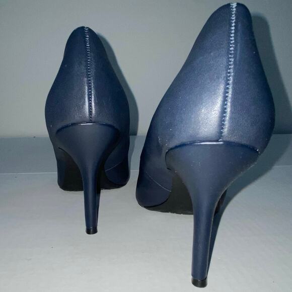 THE LIMITED Navy Blue Pointed Toe Heels SIZE 9.5 M Career Leather Pumps - Picture 2 of 10